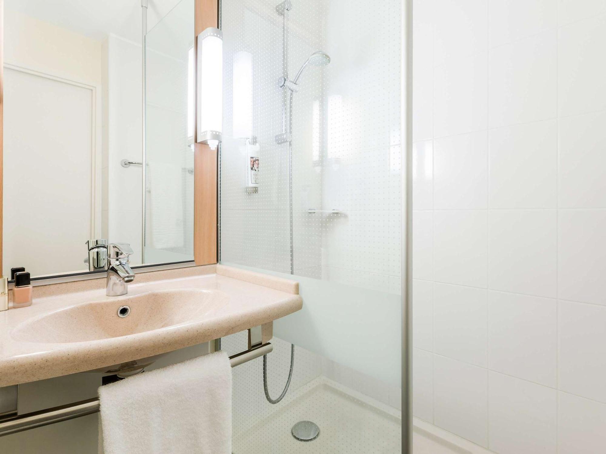 Отель Ibis Rennes Cesson Экстерьер фото